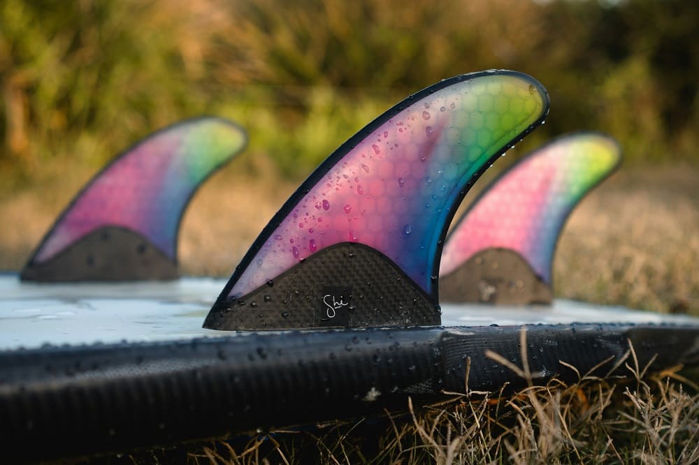 The Role of Surfboard Fins in Performance and Maneuverability
